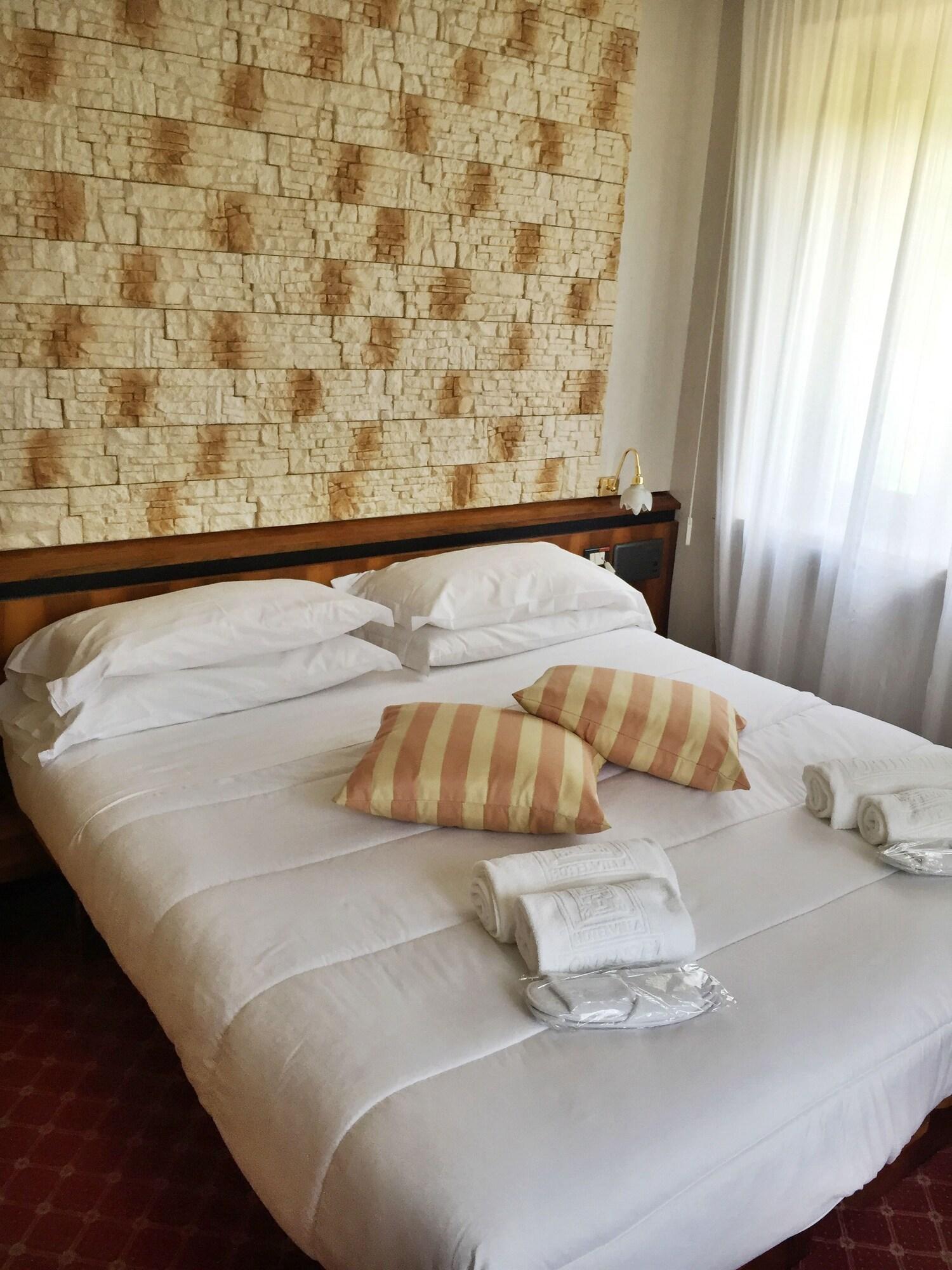 Sant'Omobono Imagna Hotel Villa Delle Ortensie מראה חיצוני תמונה