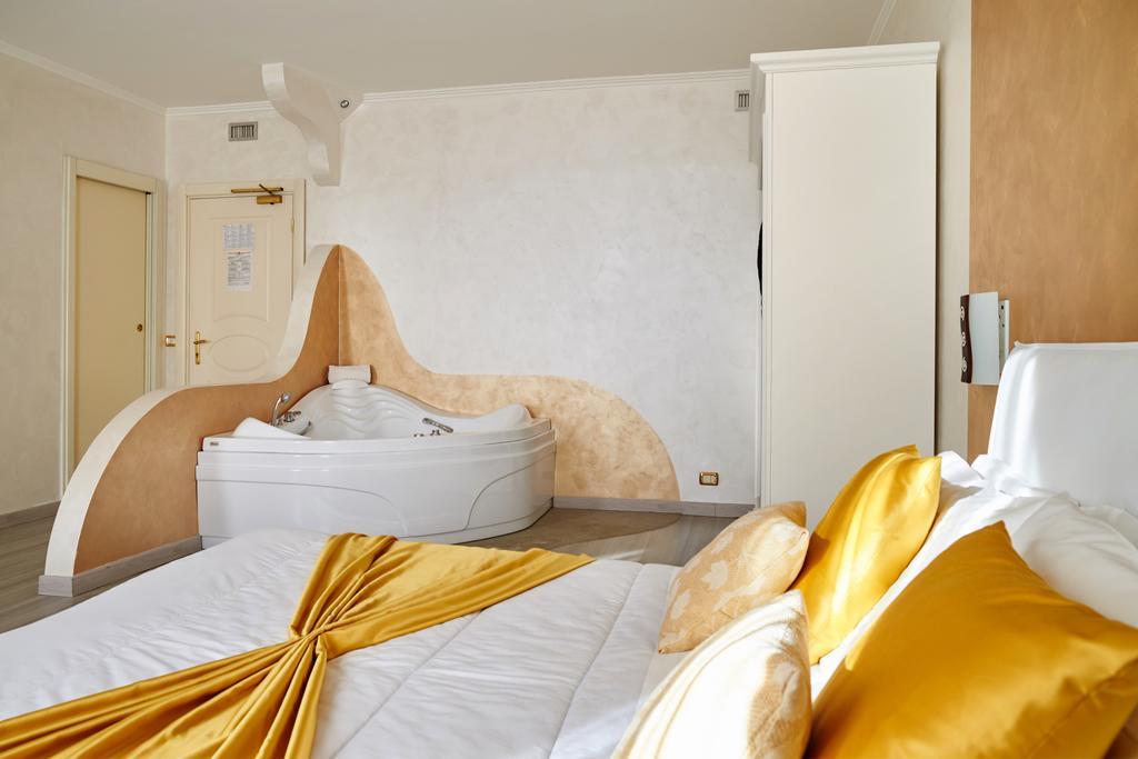 Sant'Omobono Imagna Hotel Villa Delle Ortensie מראה חיצוני תמונה