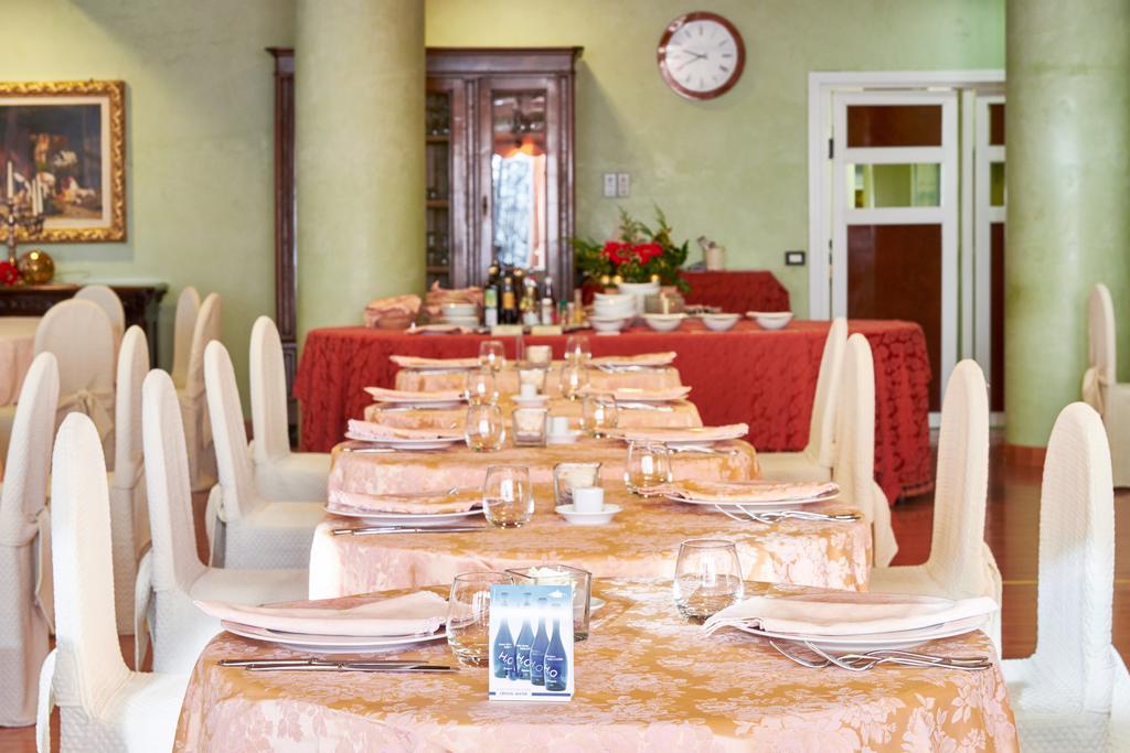 Sant'Omobono Imagna Hotel Villa Delle Ortensie מראה חיצוני תמונה