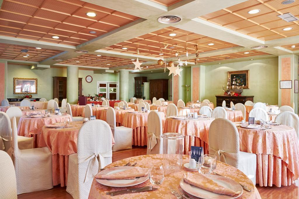 Sant'Omobono Imagna Hotel Villa Delle Ortensie מראה חיצוני תמונה