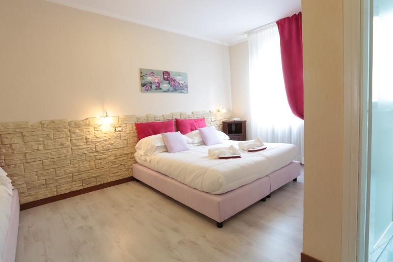 Sant'Omobono Imagna Hotel Villa Delle Ortensie מראה חיצוני תמונה